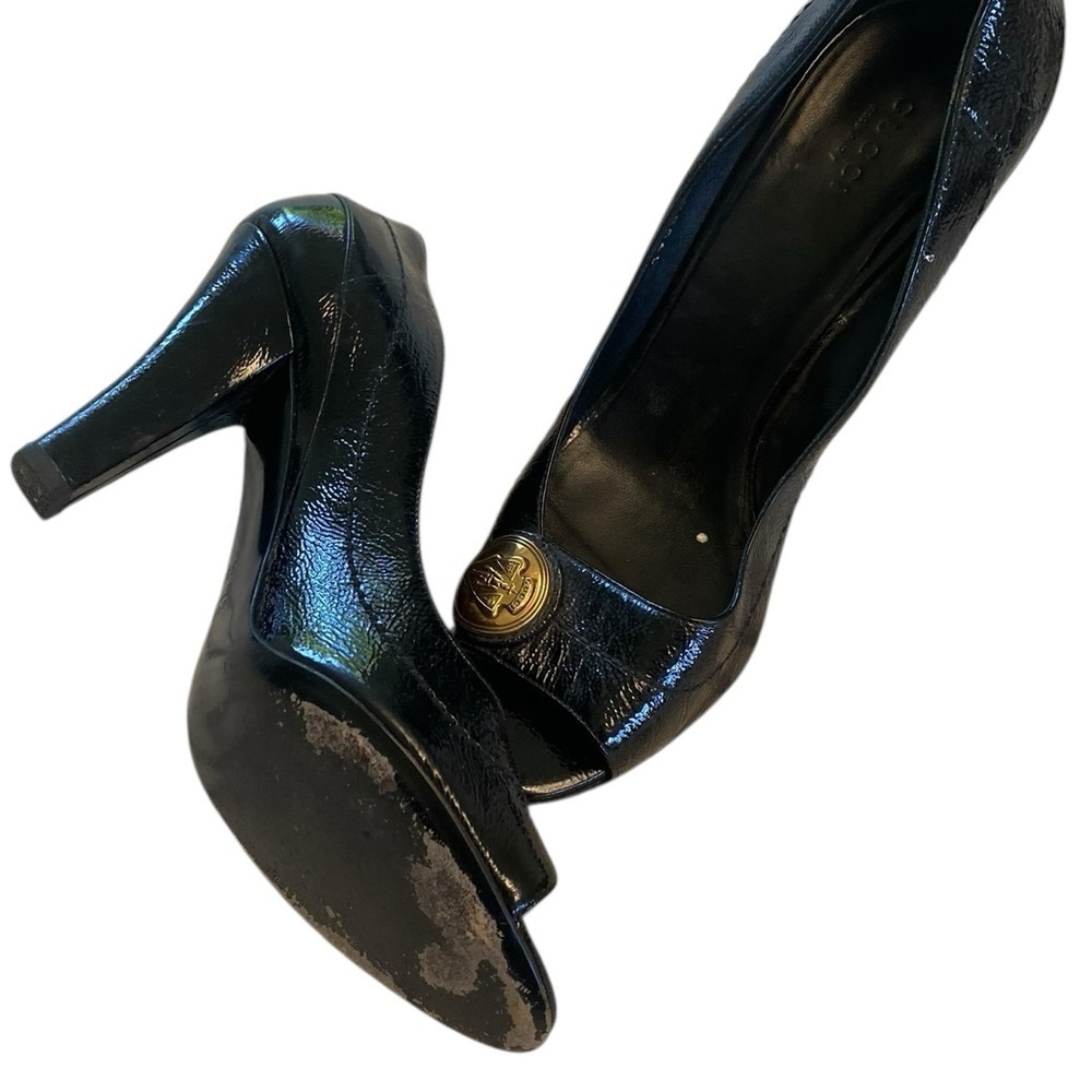 Gucci Black Heels with Gold Emblem - Picture 9 of 10